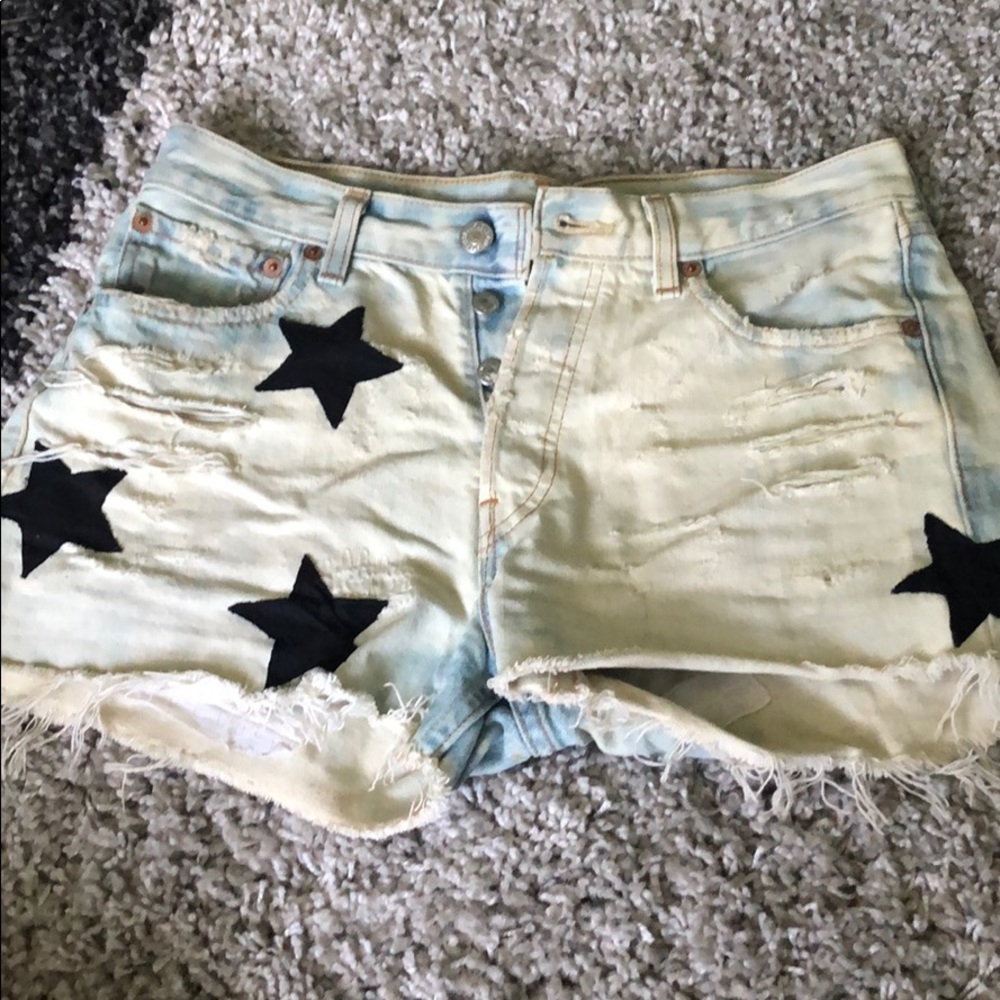 Vintage light wash jean shorts